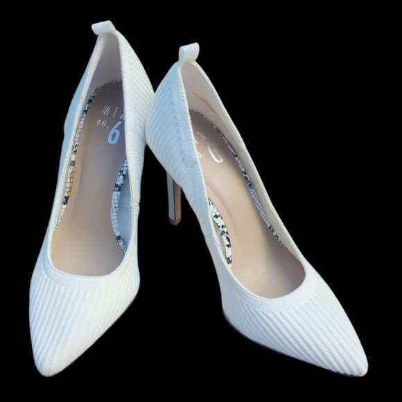 Mix No. 6 White Pump Heels - Picture 2 of 8